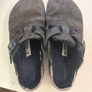 Birkenstock womens Suede Slippers - Dark brown